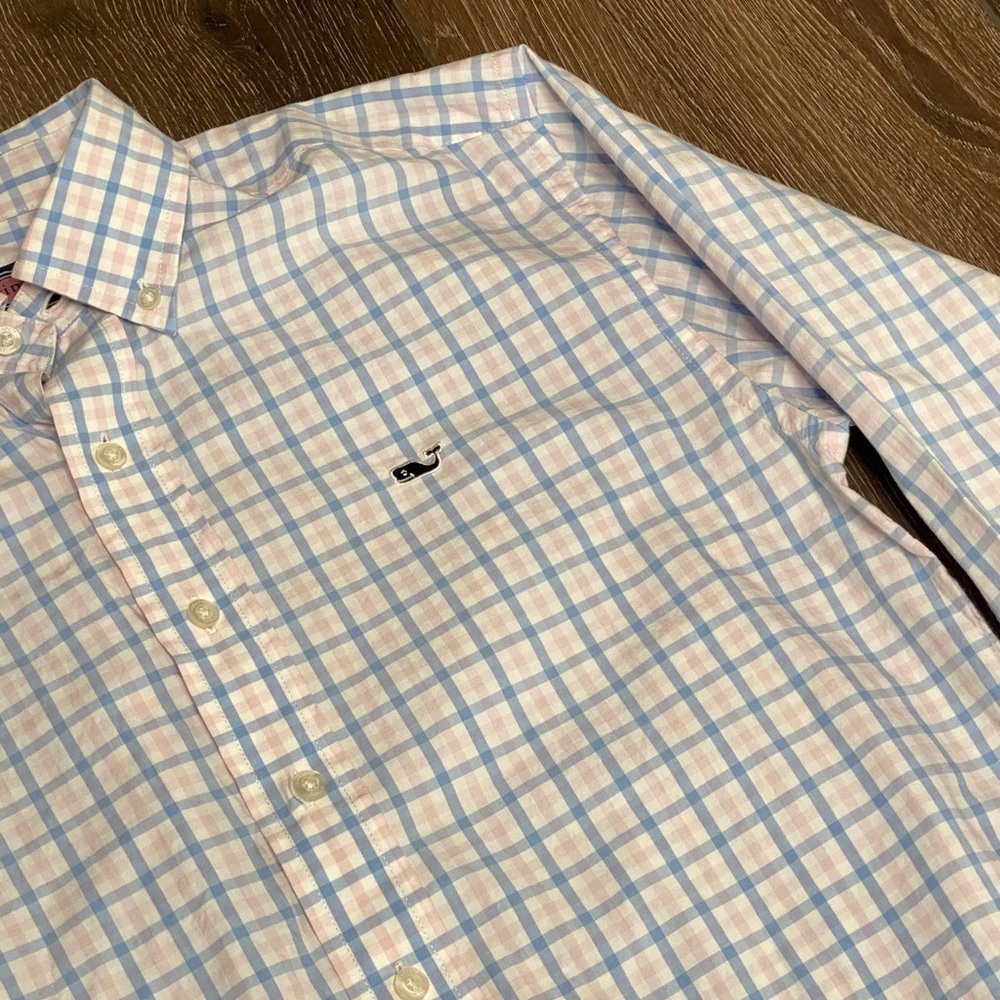 Vineyard Vines button down shirt